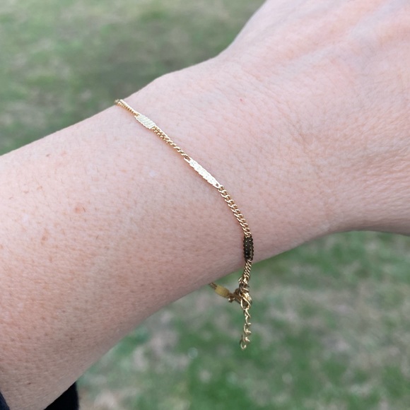 Gold plated dainty chain bracelet new - Picture 1 of 9